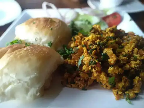 Paneer Bhurji with Toasted Pav