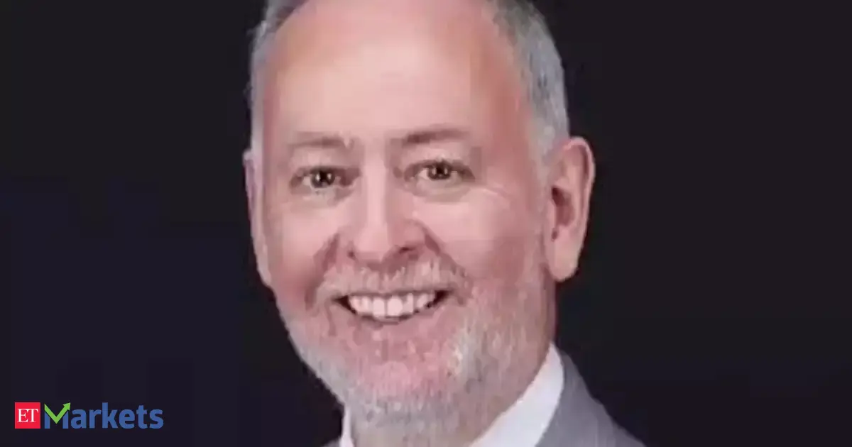 Jim Walker's analysis on the decline of US economic exceptionalism amidst trade tensions and a weakening dollar.