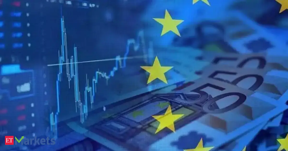 European shares close eighth month of gains on earnings lift; credit fears hit banks