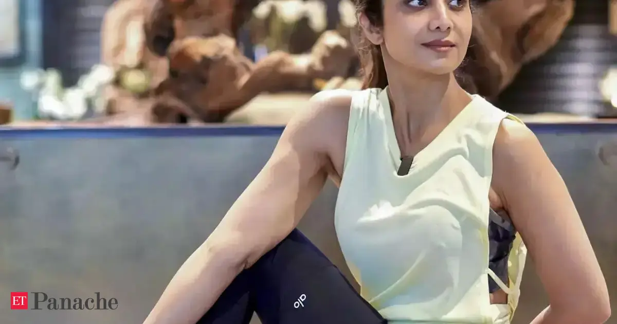 At 50, Shilpa Shetty shares powerful balancing yoga asana. ‘If you can hold this pose, you can definitely handle Monday’