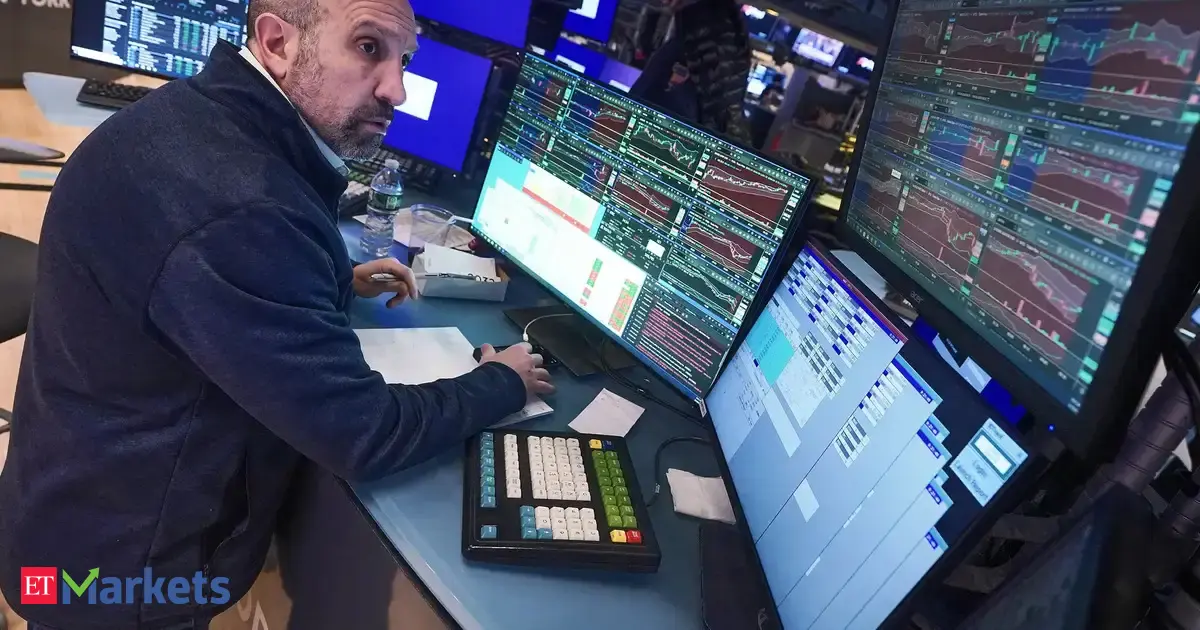 US Stocks: US bonds tumble as oil price surge kindles inflation fears