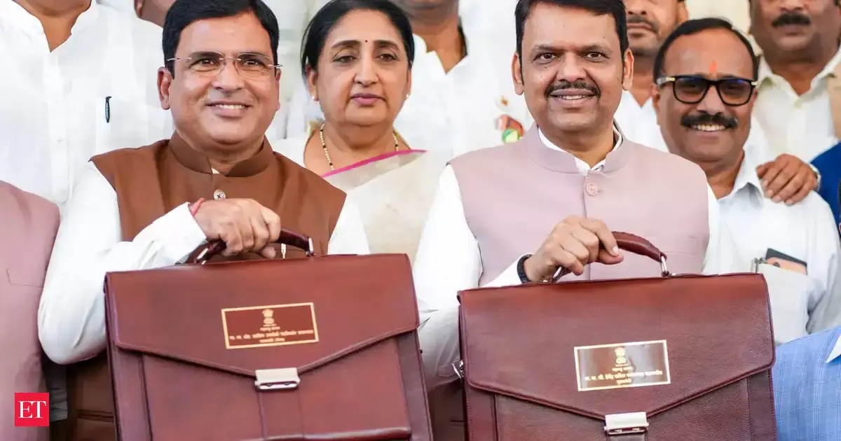 Fadnavis announces Rs 23,487-cr metro line to Gateway of India, underground tunnel network