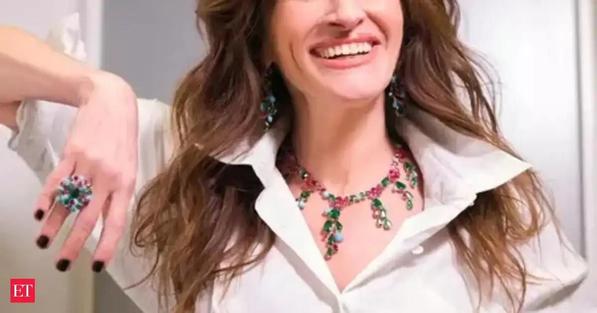 Julia Roberts: Quote of the Day by Julia Roberts: “I’m just a girl from a little town in Georgia who had this giant, absurd dream”.