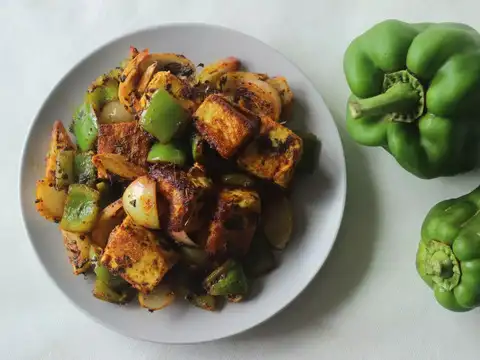 Paneer and Bell Pepper Stir-Fry
