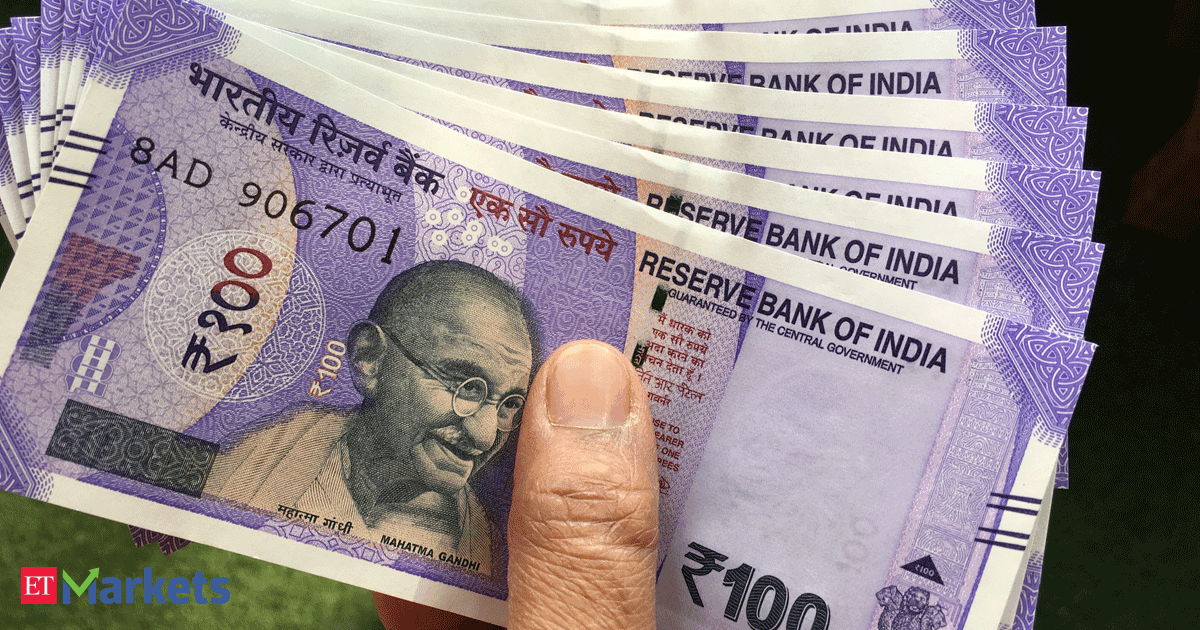 Rupee sinks to record low of 92.39 vs USD on energy supply worries  economictimes.indiatimes.com