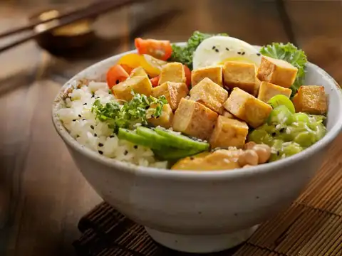 Tofu and Sesame Mason Jar Salad
