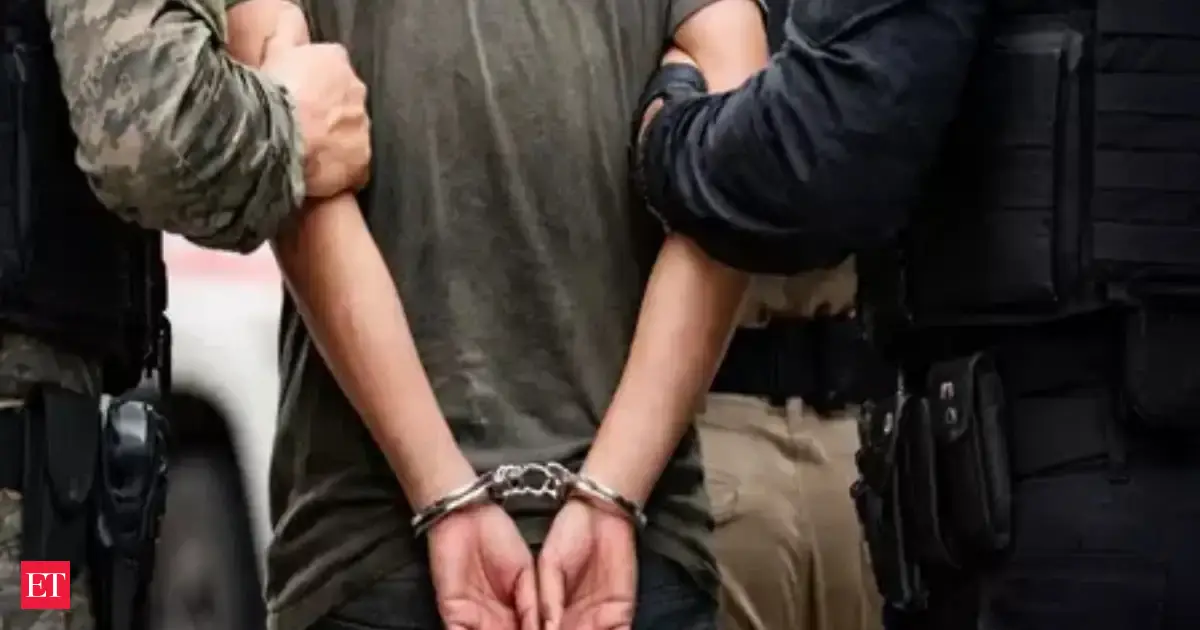 Bangladeshi held in West Bengal for 'aiding' killers of youth leader Sharif Osman Hadi to escape to India