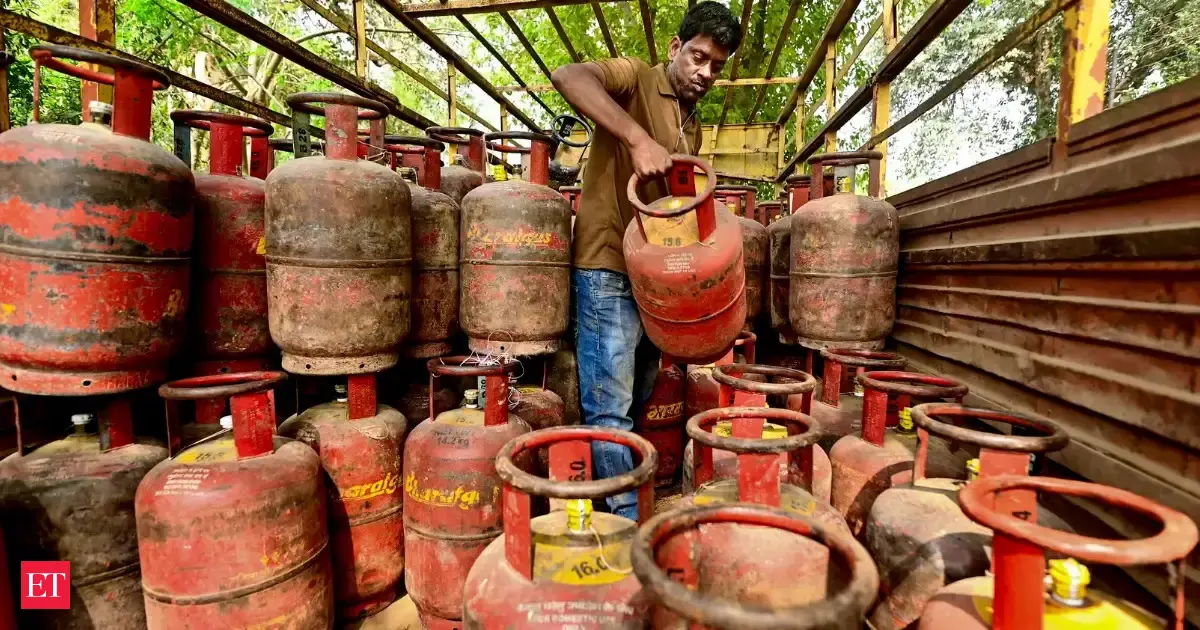 Gujarat hikes LPG supply by 20 per cent; prioritises PNG connections ...