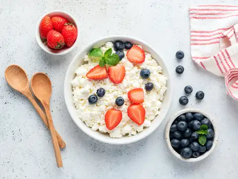 Cottage Cheese and Fruit Bowl