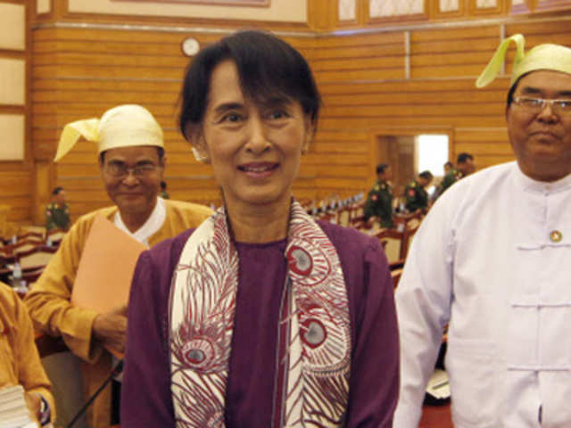 Suu Kyi talks with members of Parliament