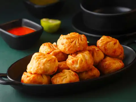 Momos