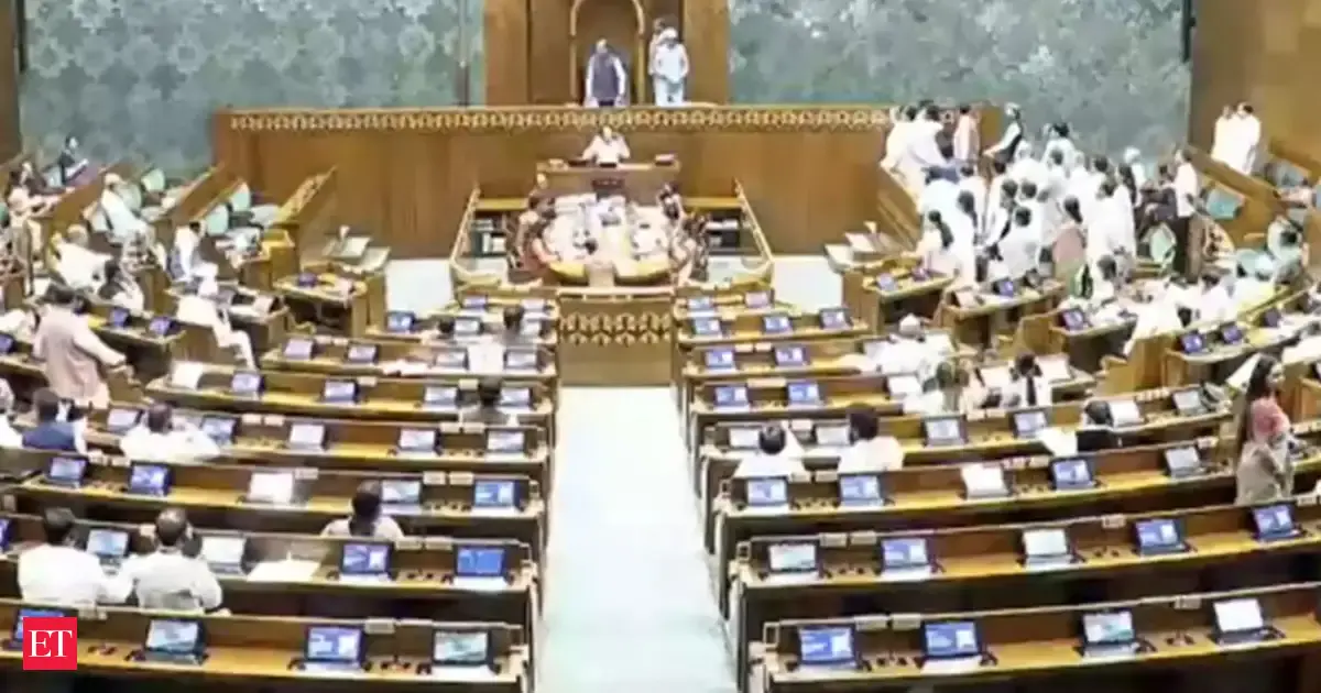 Parliament Watch: Panel flags oil shock risks, CPSE crisis; govt updates on US tariffs, repo, Panama leaks