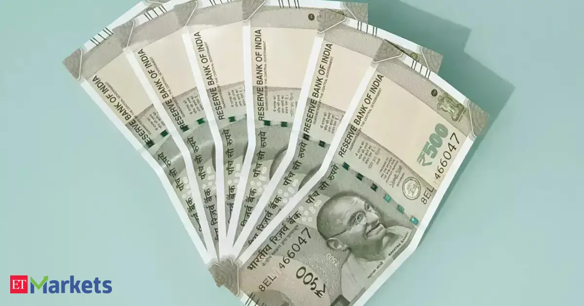 Rupee hits historic low, slips past 92.62 vs USD as Middle East tensions keep energy worries in focus