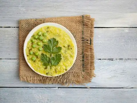 Dalia (Broken Wheat) and Lauki Khichdi