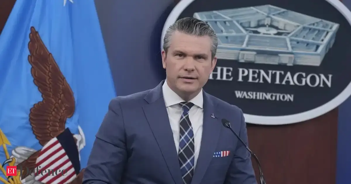 US judge blocks Trump administrations' Pentagon press access policy