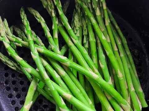 Asparagus &mdash; The Lean Protein Refiner