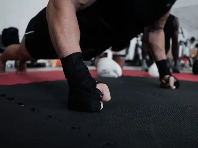 Knuckle Push-Ups for Wrist Alignment - 5 simple home exercises to build ...