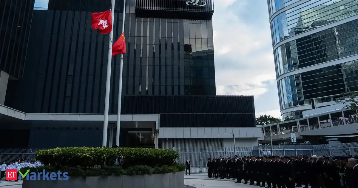 Hong Kong Stocks Plummet Over 3% Amid Escalating Mideast Tensions