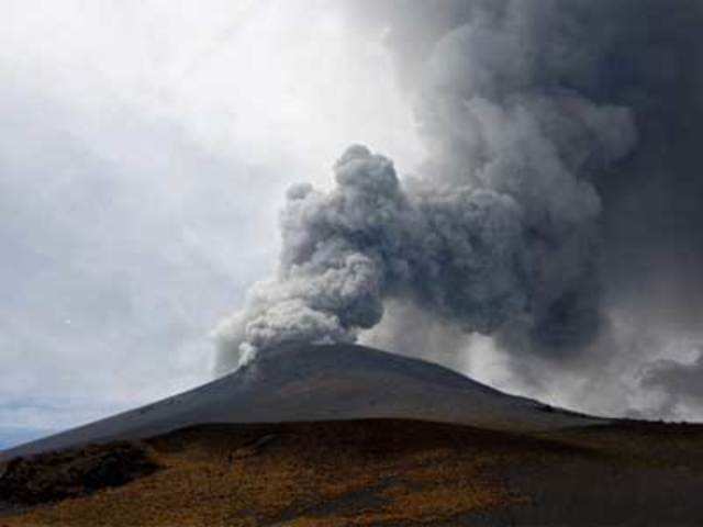 Alert level five at Popocatepetl Volcano in Mexico
