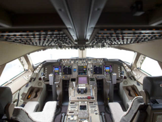 The flight deck of Boeing 747-8 Intercontinental 