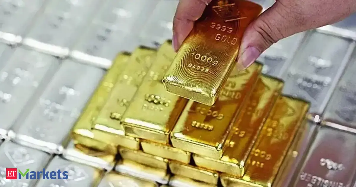 Gold, silver rally on weaker dollar, fall in crude prices