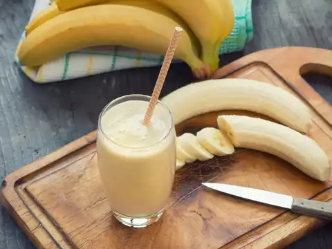 Banana and Walnut Oat Smoothie
