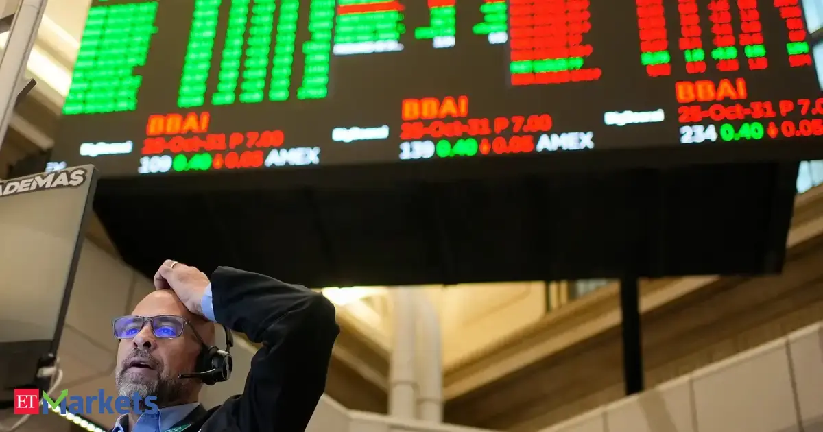 US Stock Market: Nasdaq confirms correction, Wall Street slumps on Middle East uncertainty