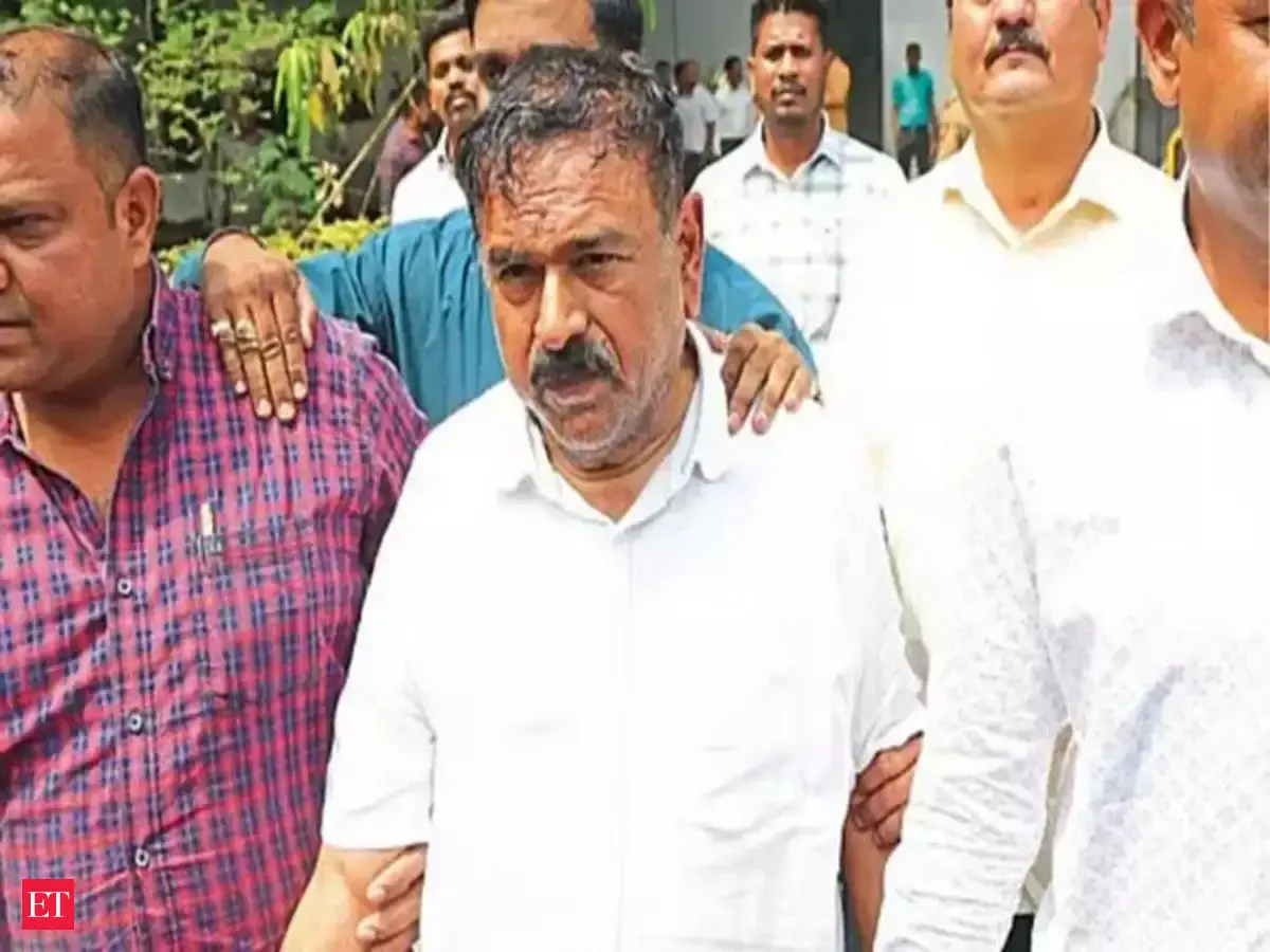 Maharashtra launches high-level probe into Nashik godman rape case | Quick Digest