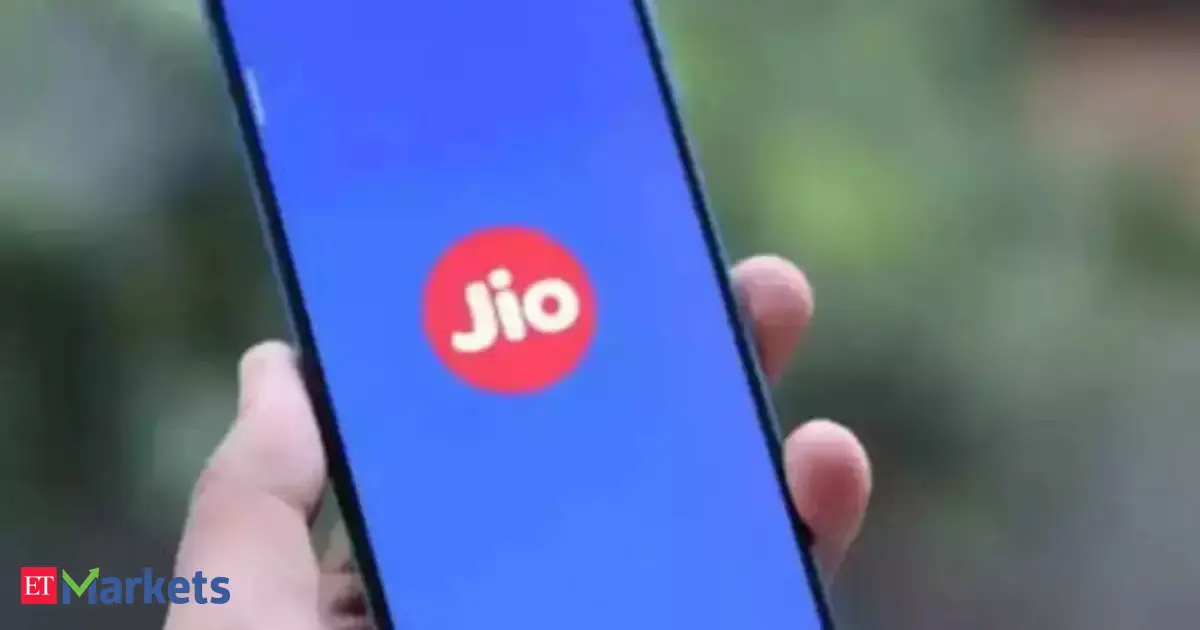 Mukesh Ambani&rsquo;s mega IPO Reliance Jio is said to set bank fees in line with NSE