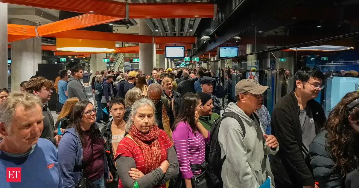 Victorian Government free transport covers trains, trams, buses and V/Line for one month: What commuters need to know