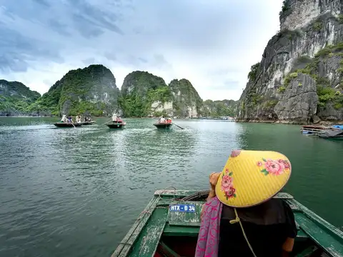 Relax on beaches in Da Nang