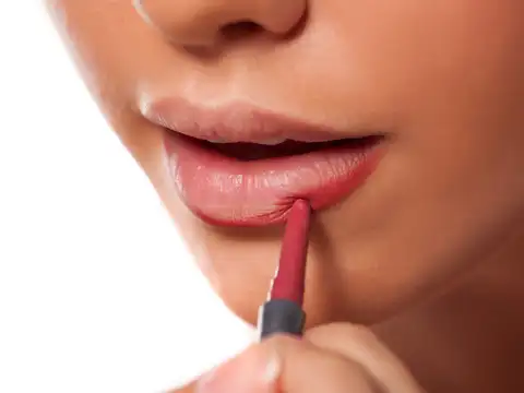 Use lip liner for fuller lips