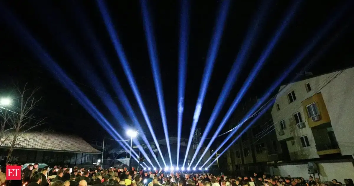 Hundreds flee as fire rips through German nightclub