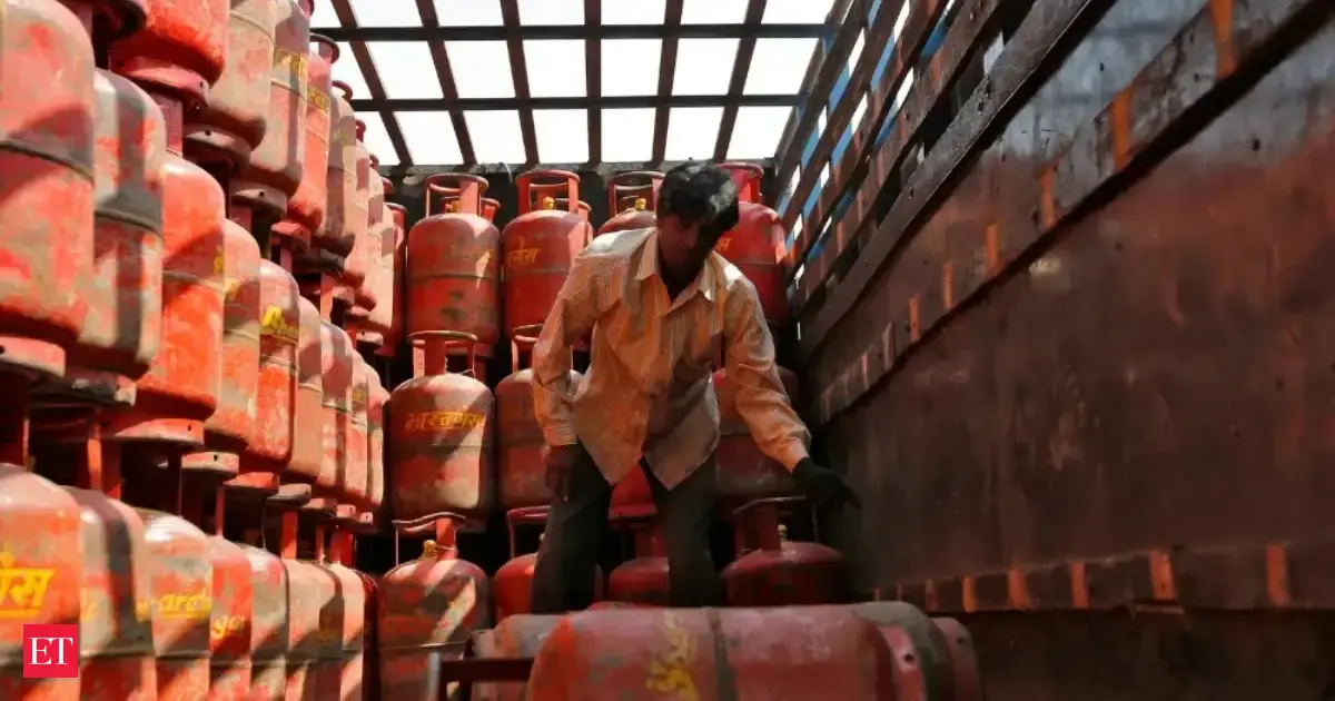 LPG crisis: Centre allows temporary kerosene supply in 21 states, UTs