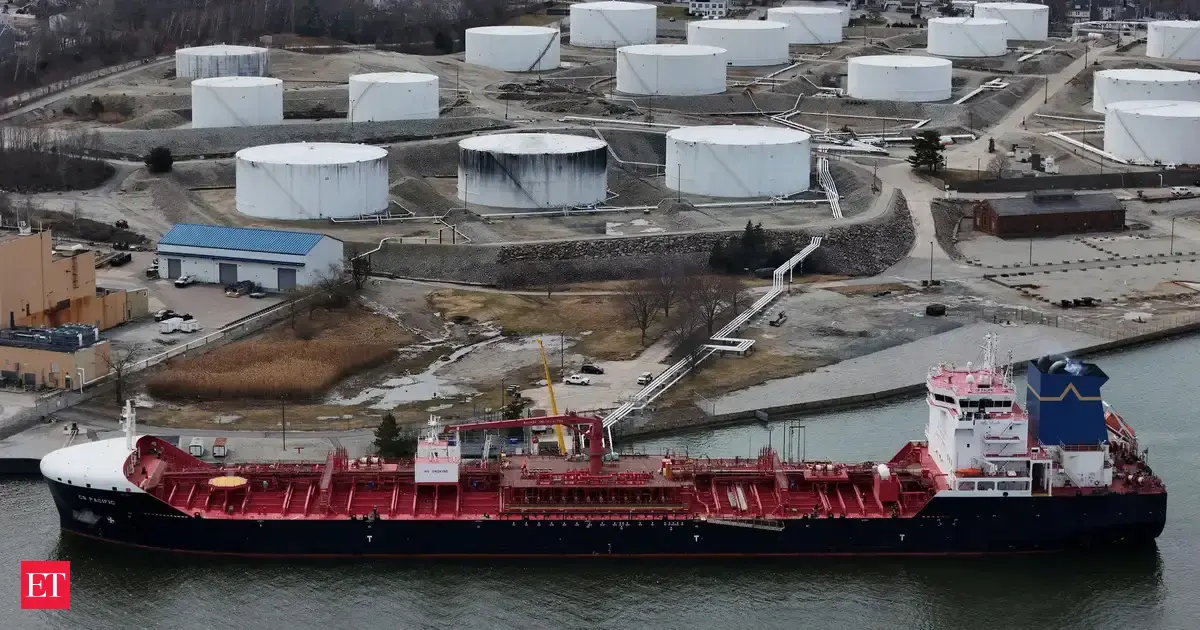 Kuwaiti loaded oil tanker ablaze in Dubai Port after Iranian attack