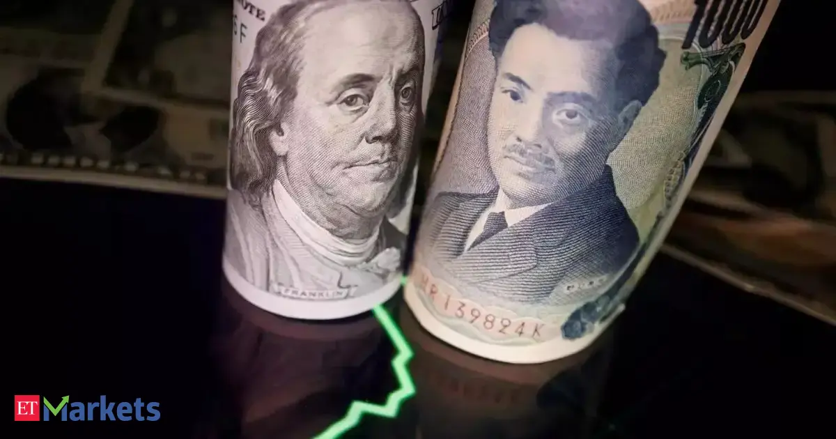 War sets dollar for monthly rise, yen recovers on intervention threat