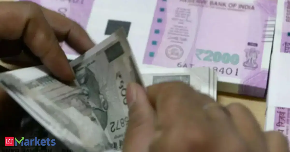 Rupee crashes past 95/$, logs worst annual fall in 14 years