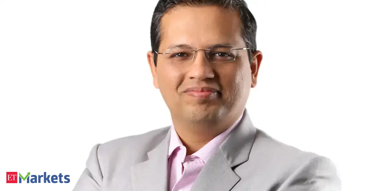 Buy on dips; Vaibhav Sanghavi bets on data centres, private banks &amp; consumer stocks for 3–5 year horizon