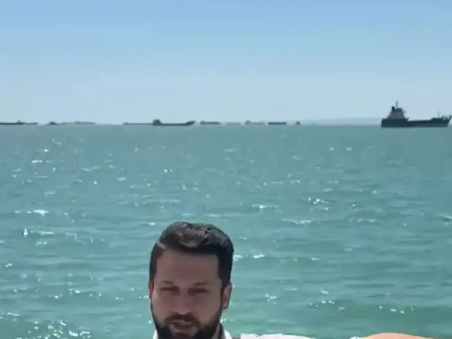 Strait of Hormuz open or closed? This video shows exactly how Iran is ...