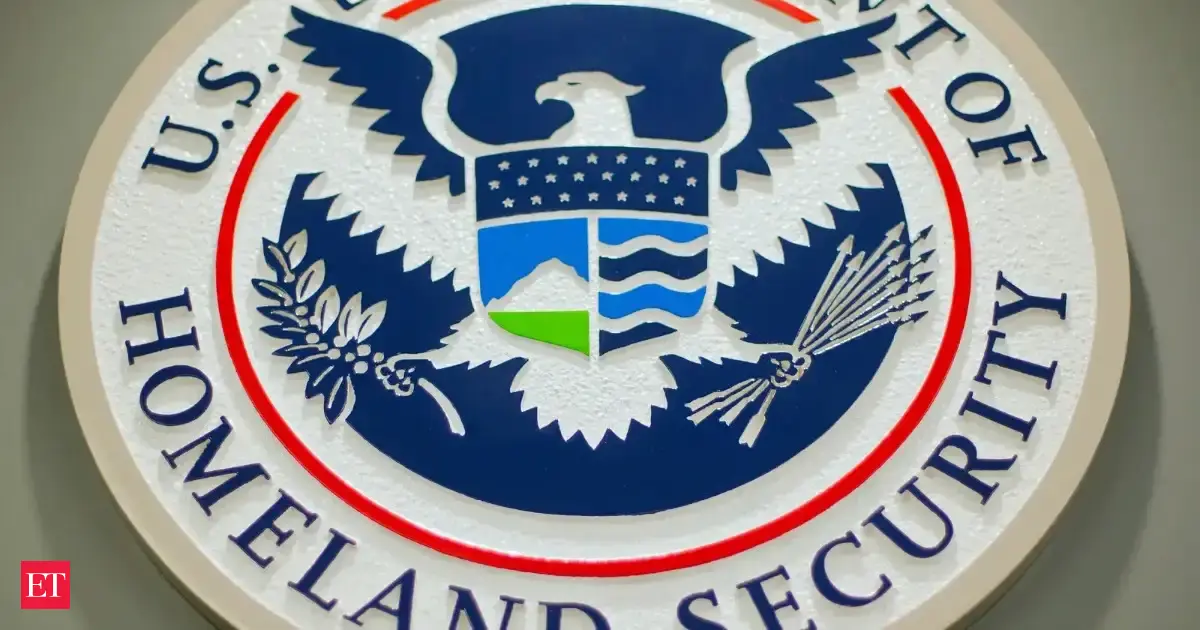 US shutdown: Leaders holiday as workers go unpaid, anger grows