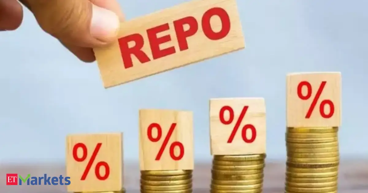 No need for a rate hike unless inflation spikes: Economists