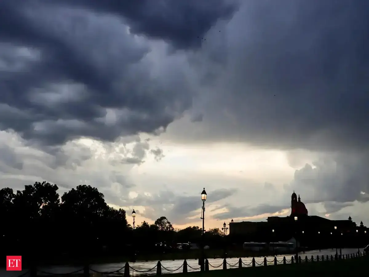 Delhi weather today (April 2): IMD issues yellow alert for weekend, warns of rain, thunderstorms and lightning. Check full forecast here
