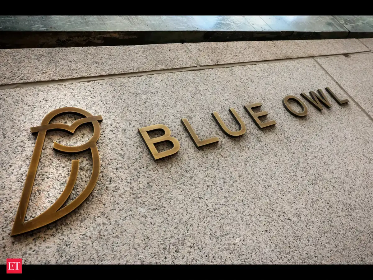 Private credit shock deepens: why Blue Owl caps withdrawals as redemption surge hits 40%, and what it means for Blue Owl stock now