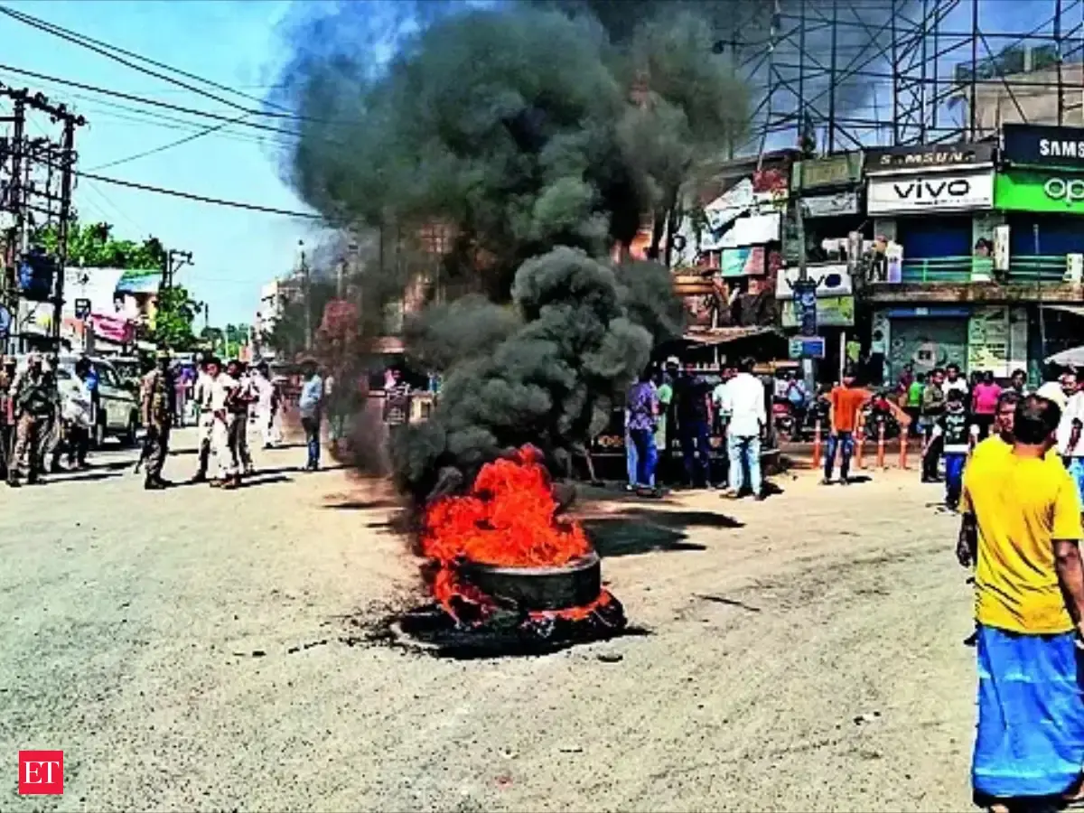 Bengal: 'Mastermind' of judicial officers' gherao in Malda arrested from Bagdogra airport