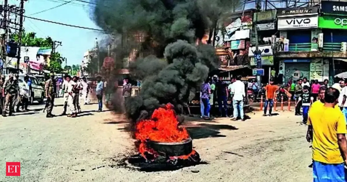 Bengal: 'Mastermind' of judicial officers' gherao in Malda arrested from Bagdogra airport