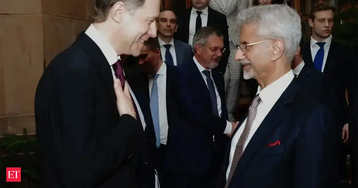 Russian firms can scale up oil, LNG supplies to India: Country's first Deputy Chairman Manturov