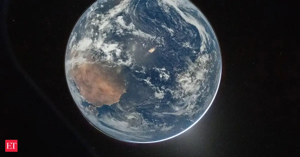 NASA shares stunning earth photos as Artemis II astronauts head toward moon