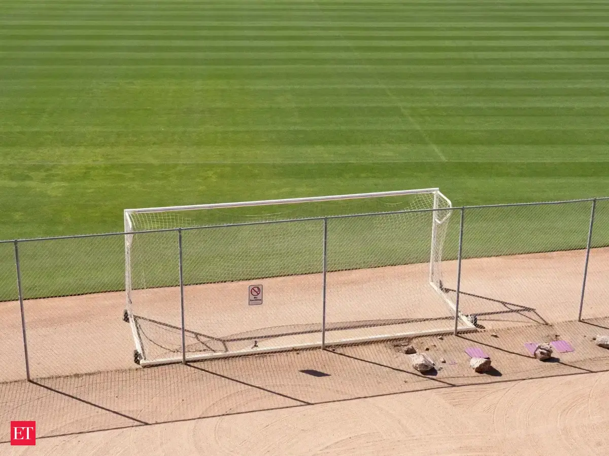 Donald Trump signs executive order aimed at regulating college sports