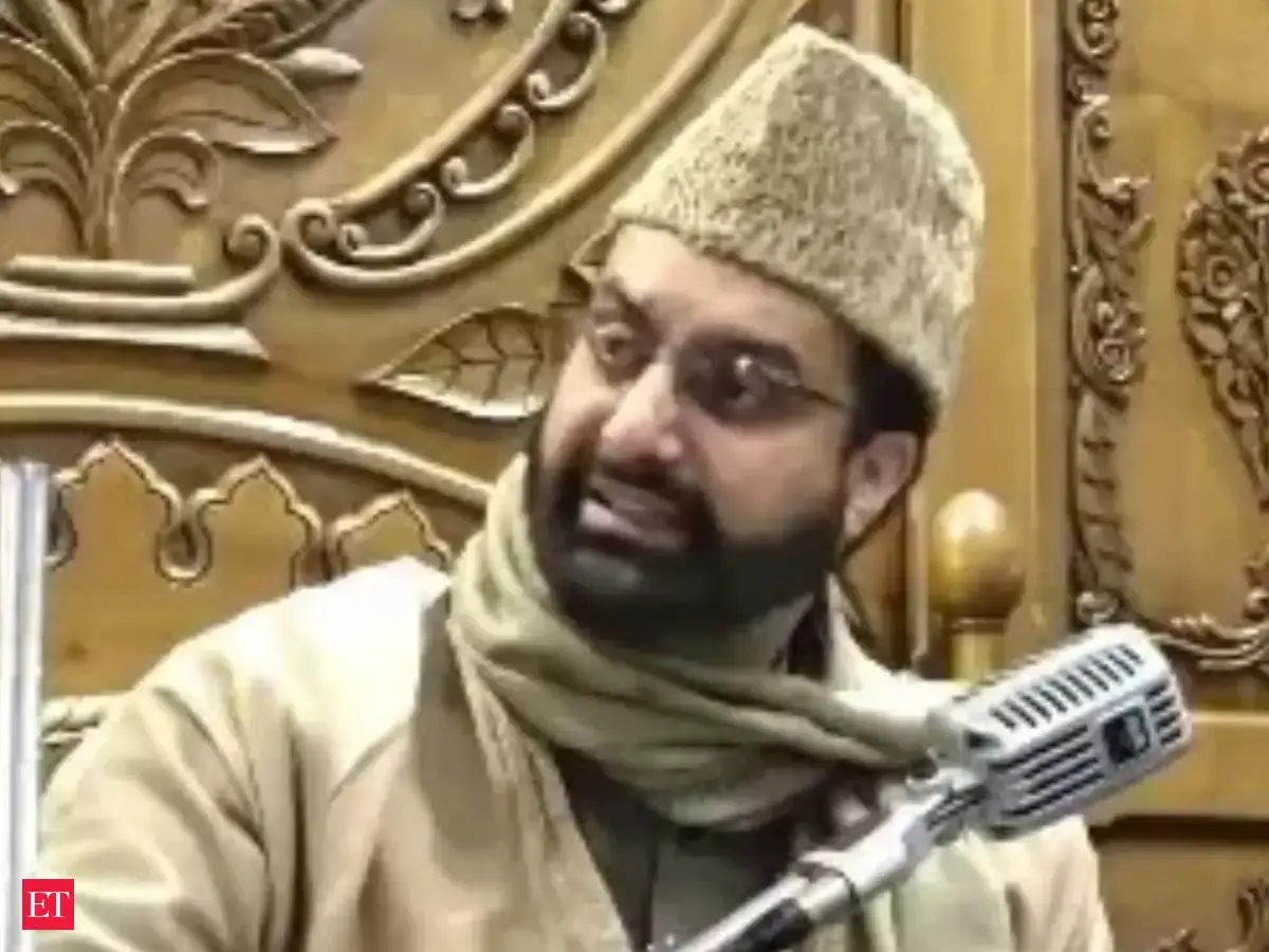 Mirwaiz says coercive policy of authorities cannot build viable peace in Kashmir