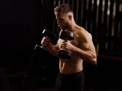 Hammer Curls for Forearm Integration